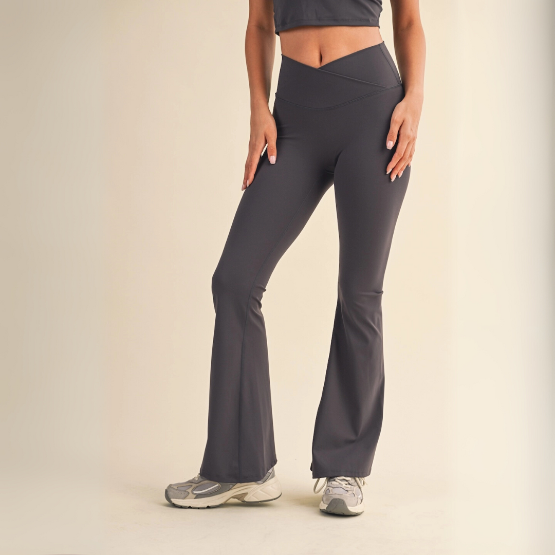 Layla Crossover Yoga Pants: Charcoal
