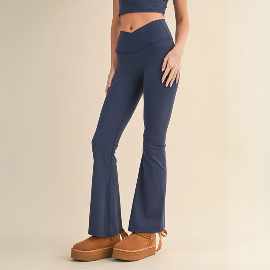 Layla Crossover Yoga Pants: Navy