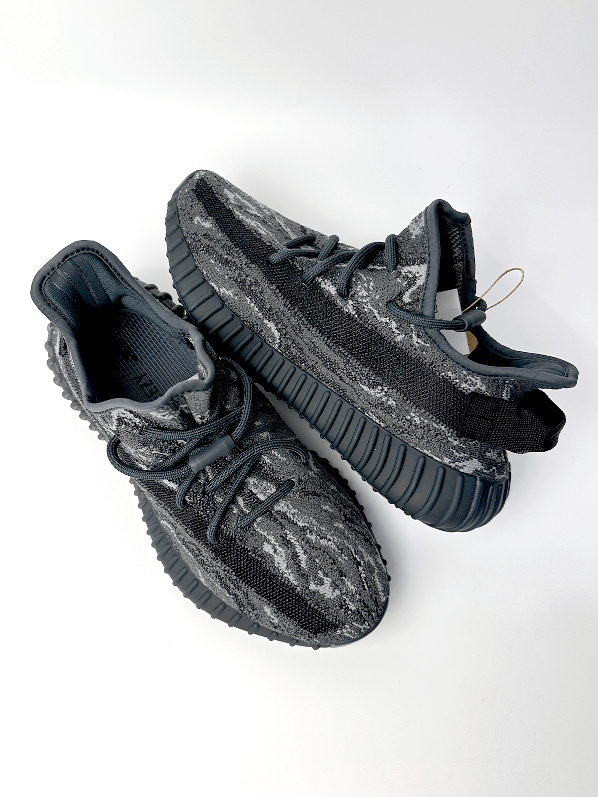 Static yeezy sale outfit