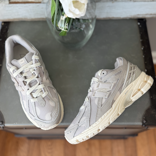 New Balance 1906R Polka Dot Moonrock