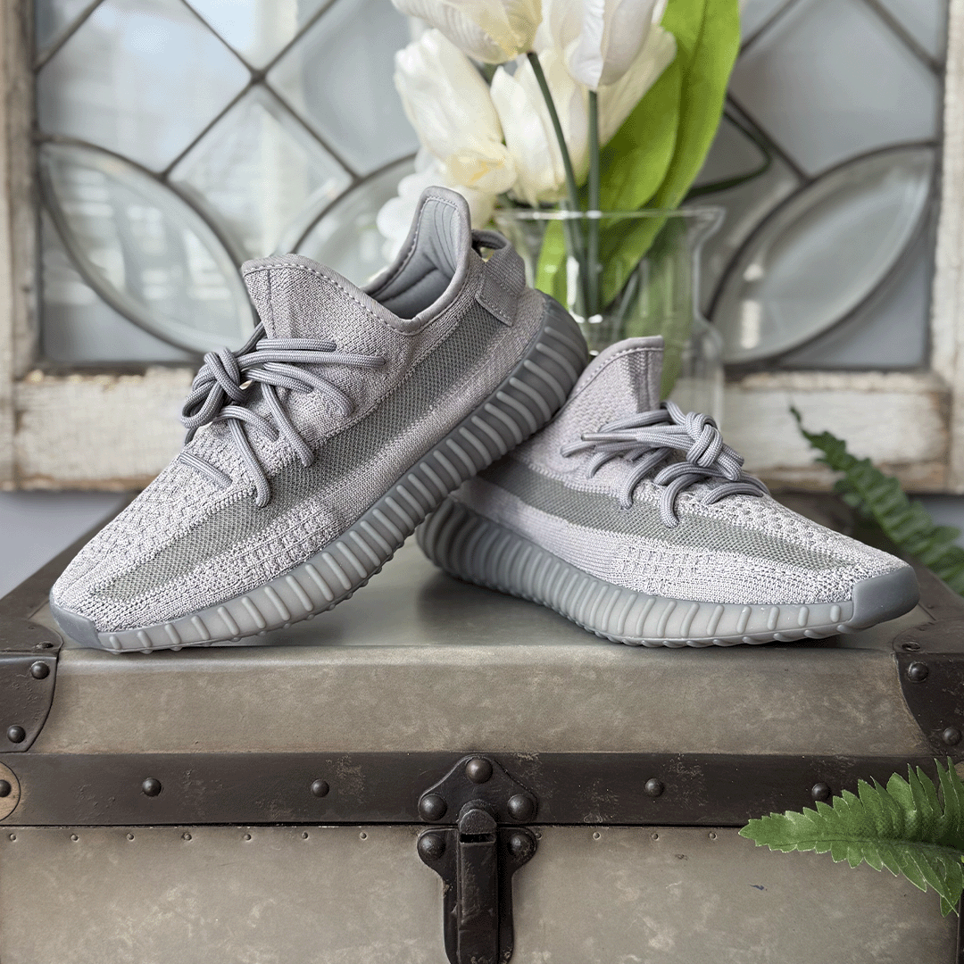 Grey yeezy boost deals