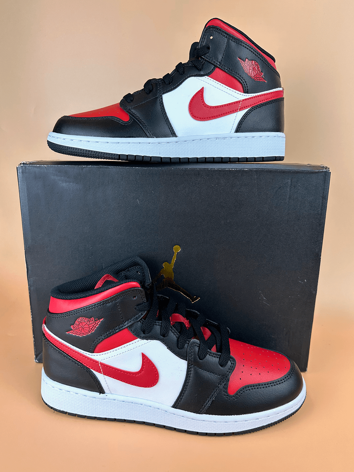 Jordan 1 Mid Black Fire Red