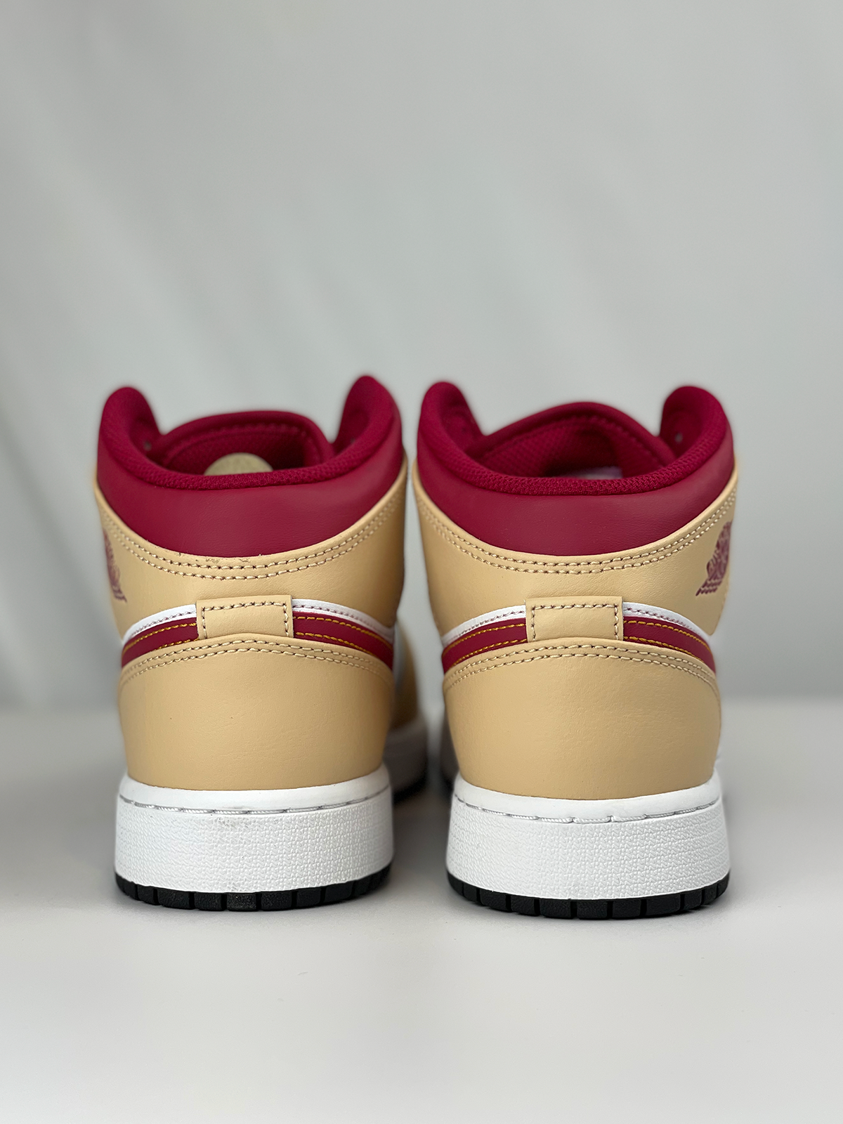 Jordan 1 Mid Beige Red