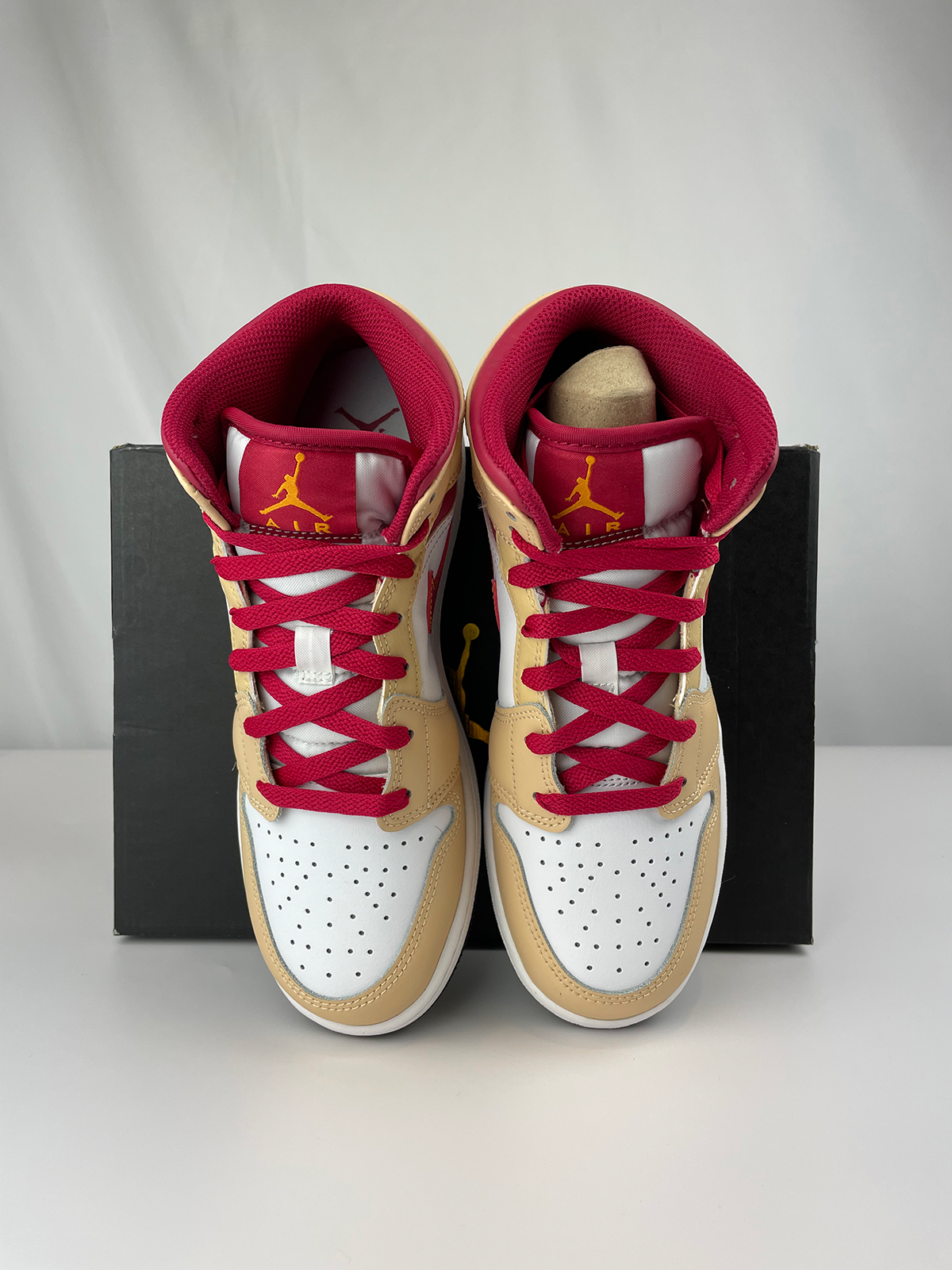 Jordan 1 Mid Beige Red