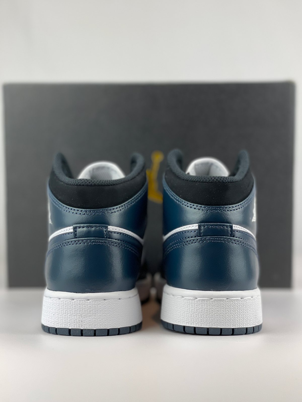 Jordan 1 Mid Armory Navy