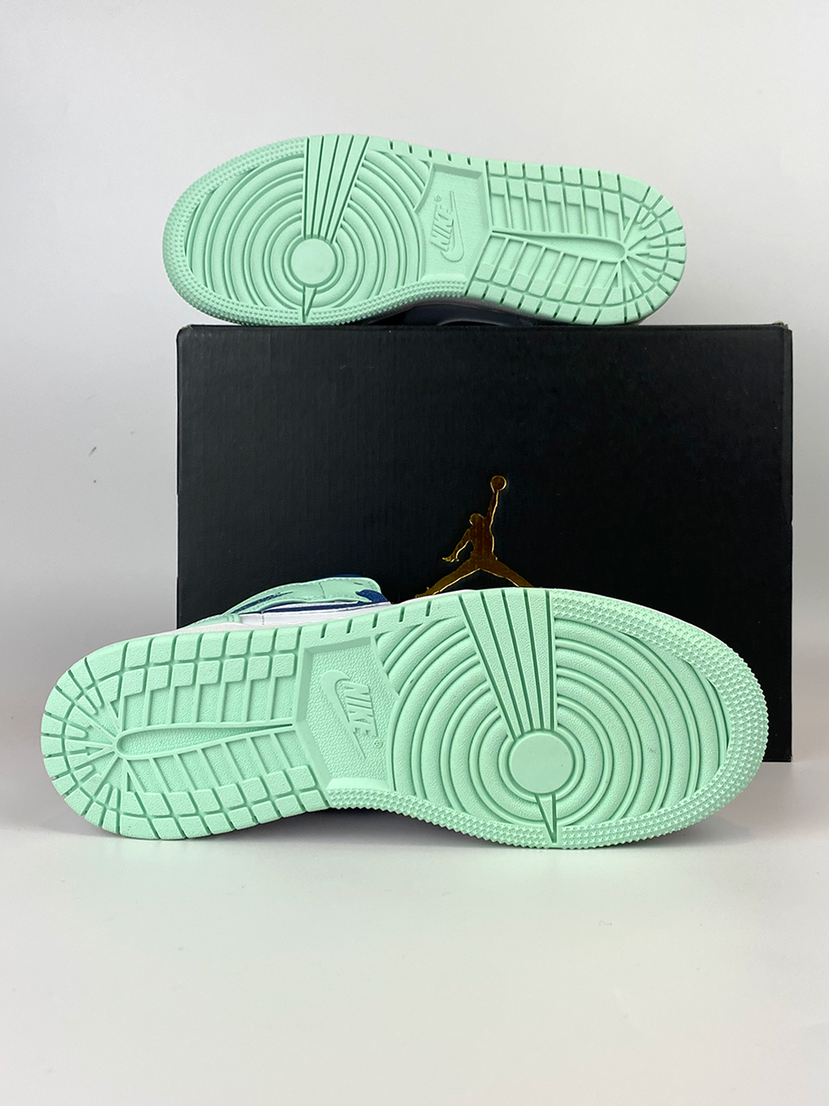 Jordan 1 Mid Mystic Navy Mint Foam