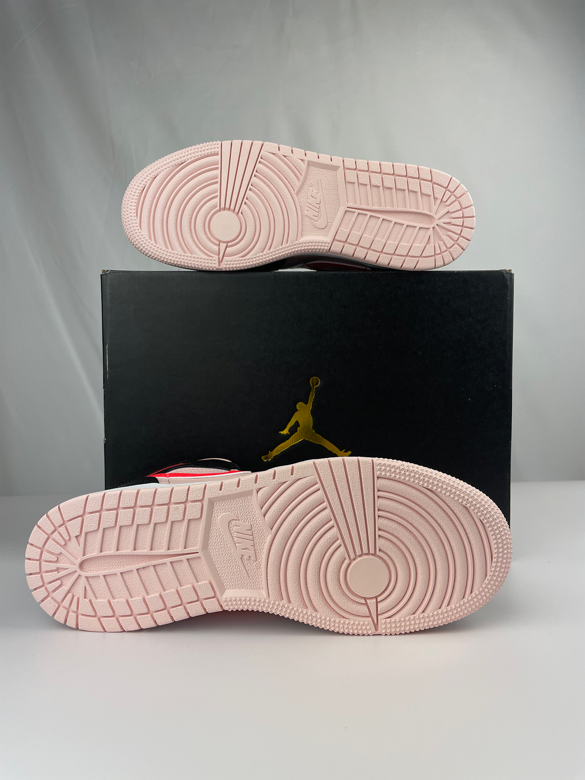 Jordan 1 Mid Atmosphere