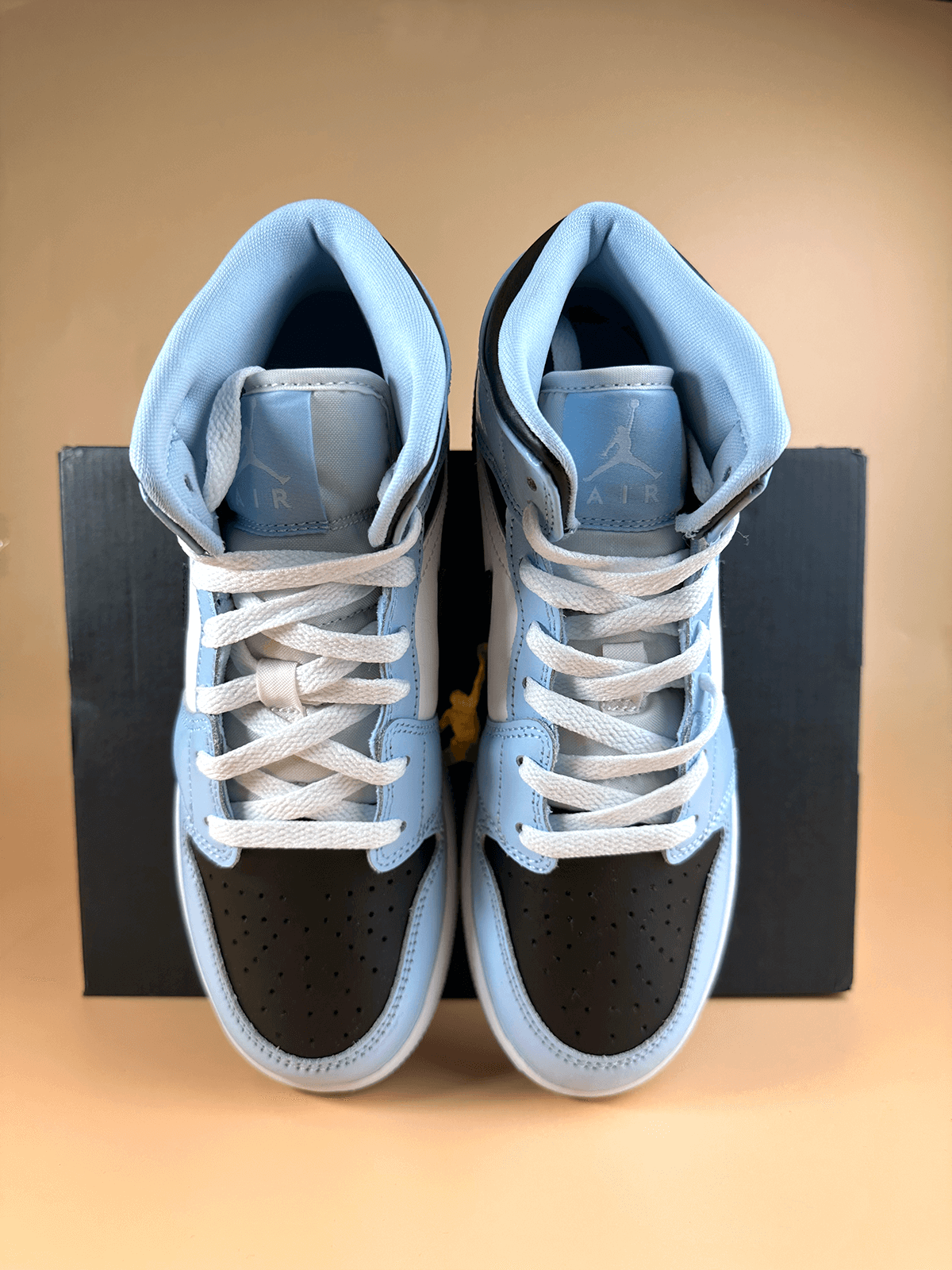 Jordan 1 Mid Ice Blue