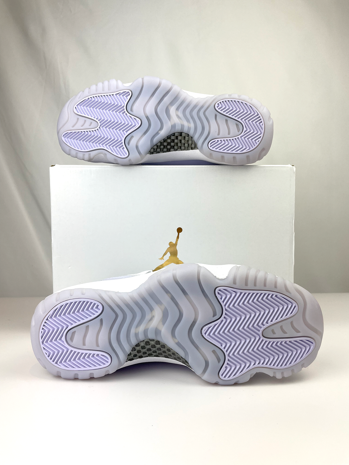 Jordan 11 Retro Low Pure Violet