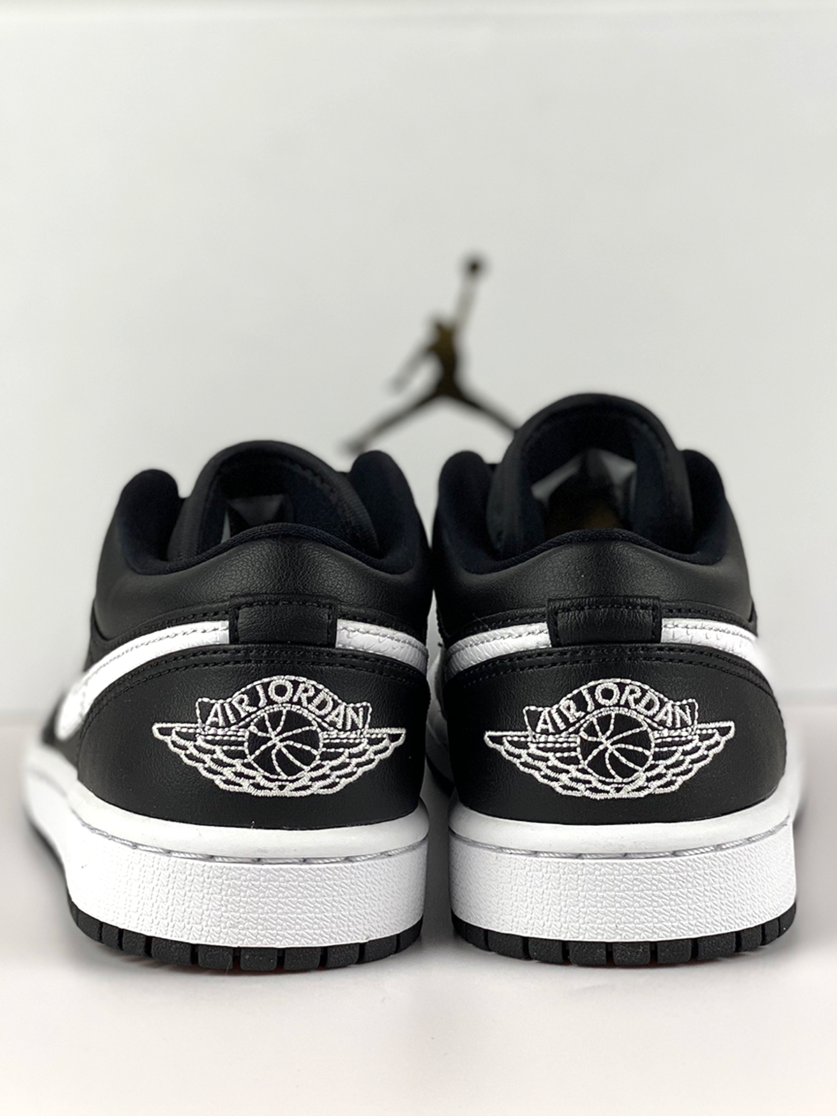 Jordan 1 Low Black White