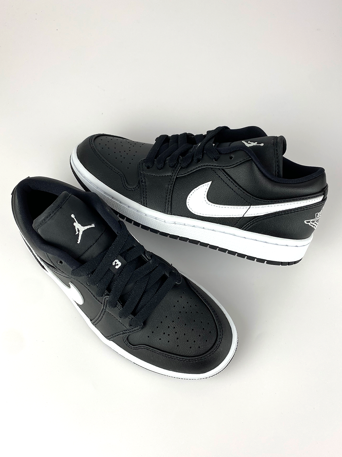Jordan 1 Low Black White