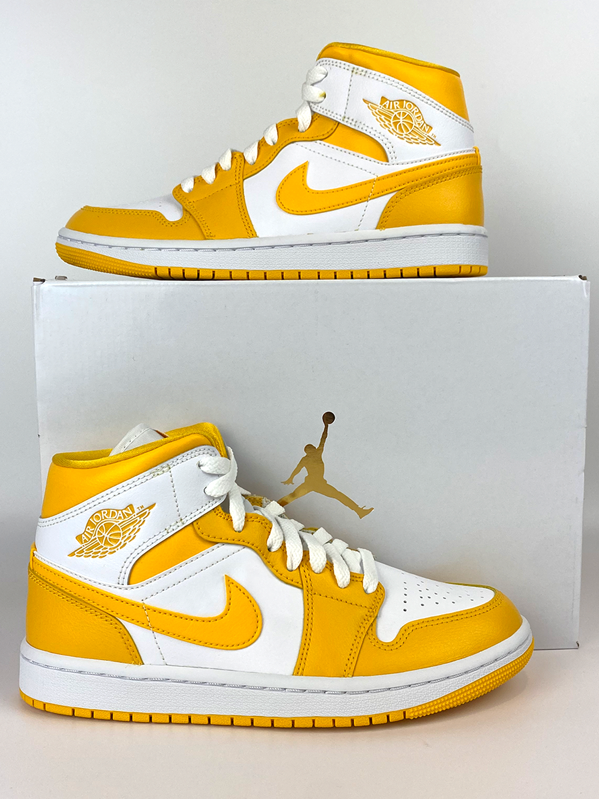 Jordan 1 Mid White University Gold