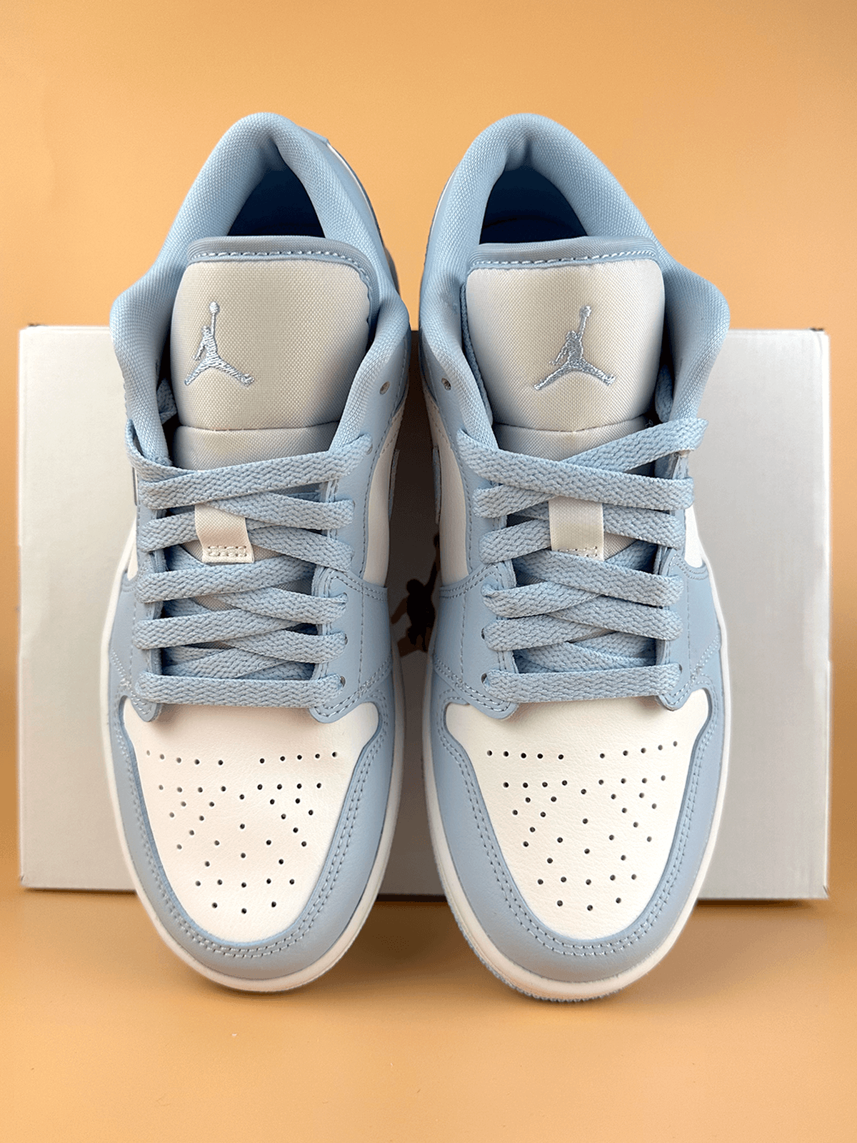 Jordan 1 Low Aluminum