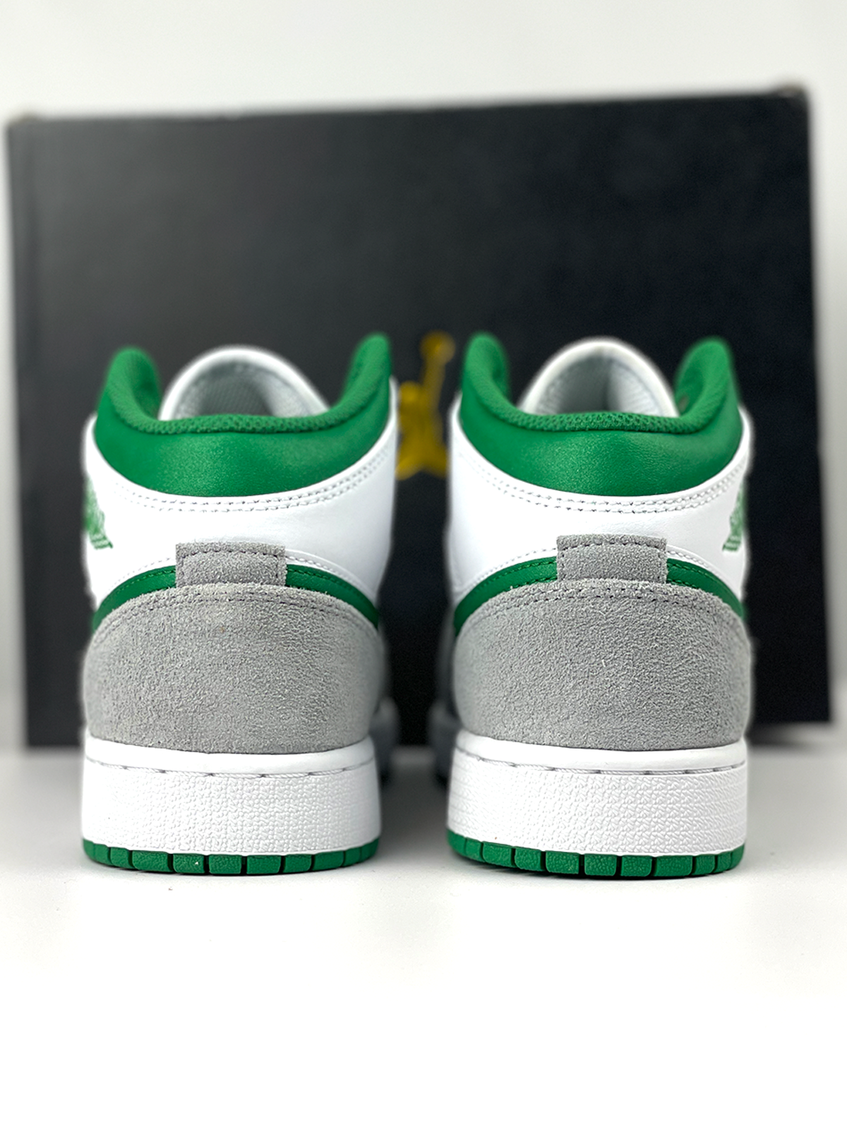 Jordan 1 Mid SE Pine Green Smoke Grey
