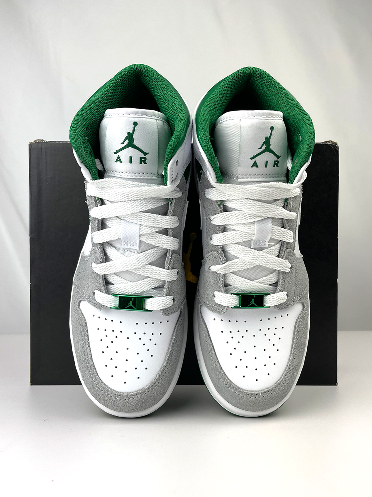 Jordan 1 Mid SE Pine Green Smoke Grey