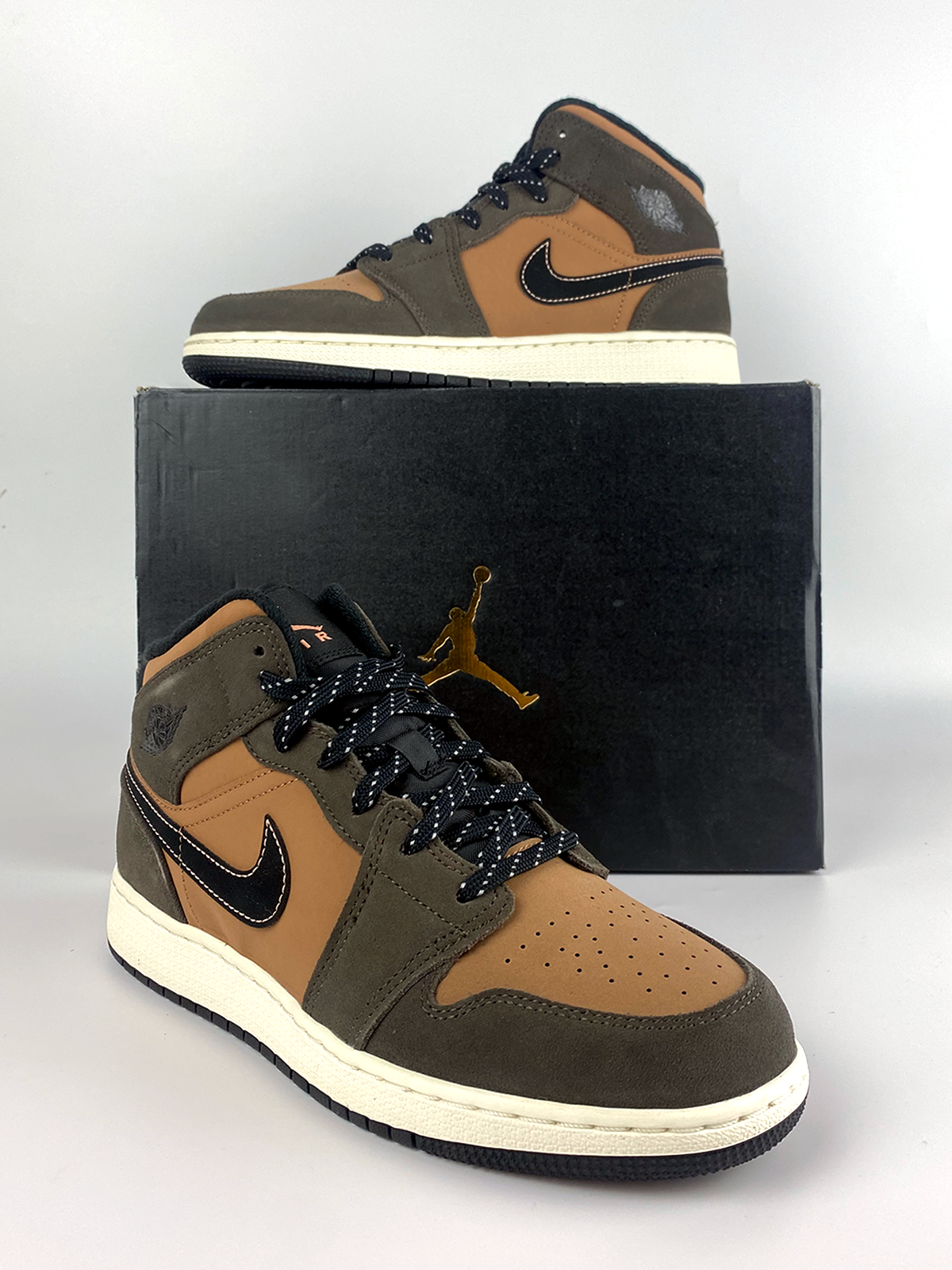 Jordan 1 Mid SE Dark Chocolate