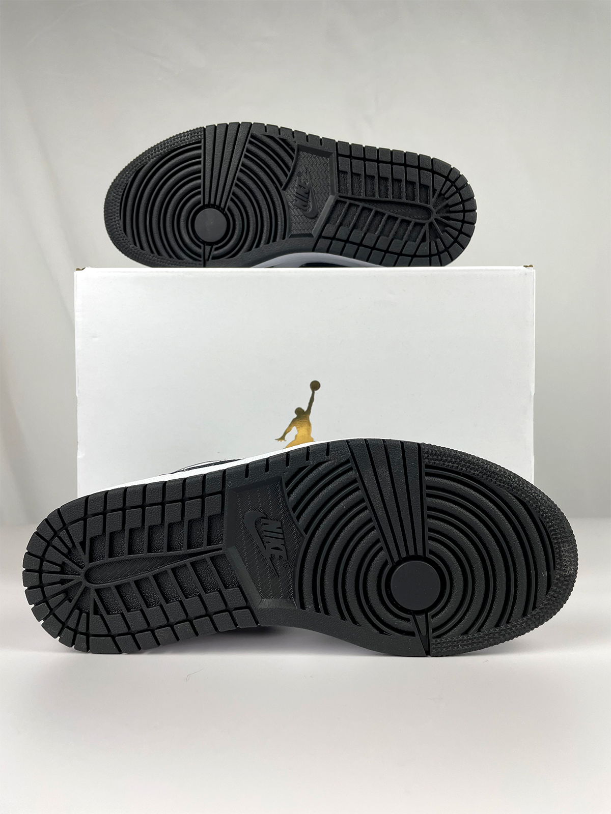 Jordan 1 Low SE Utility White Black Gym Red