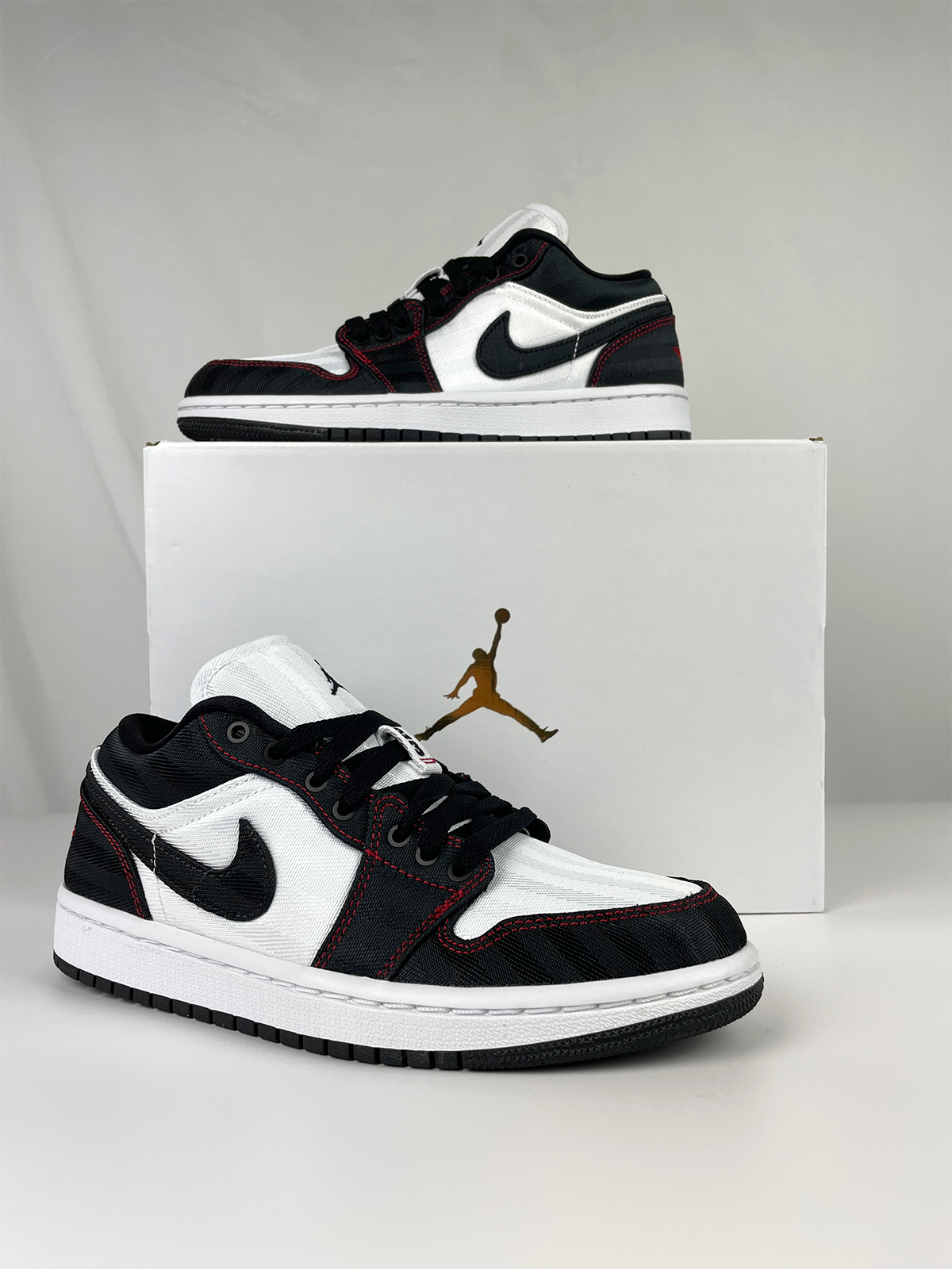 Jordan 1 Low SE Utility White Black Gym Red