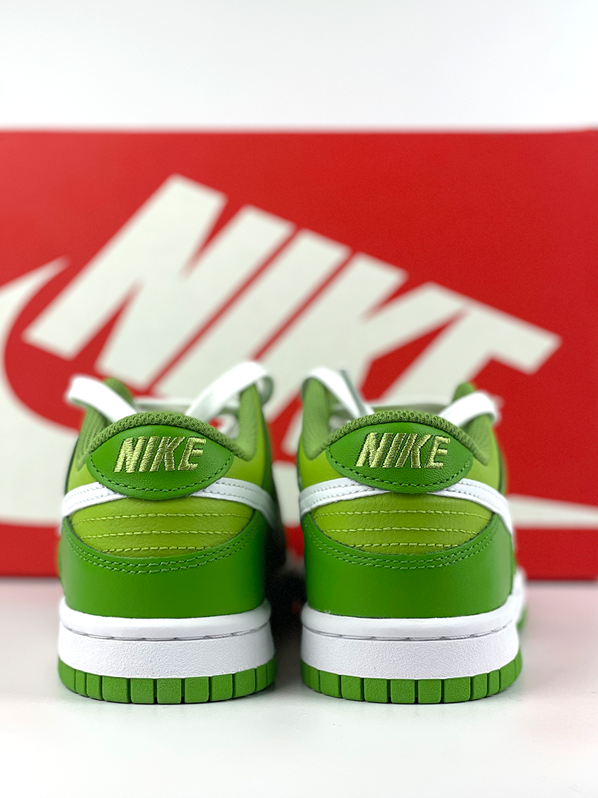 Nike Dunk Low Chlorophyll