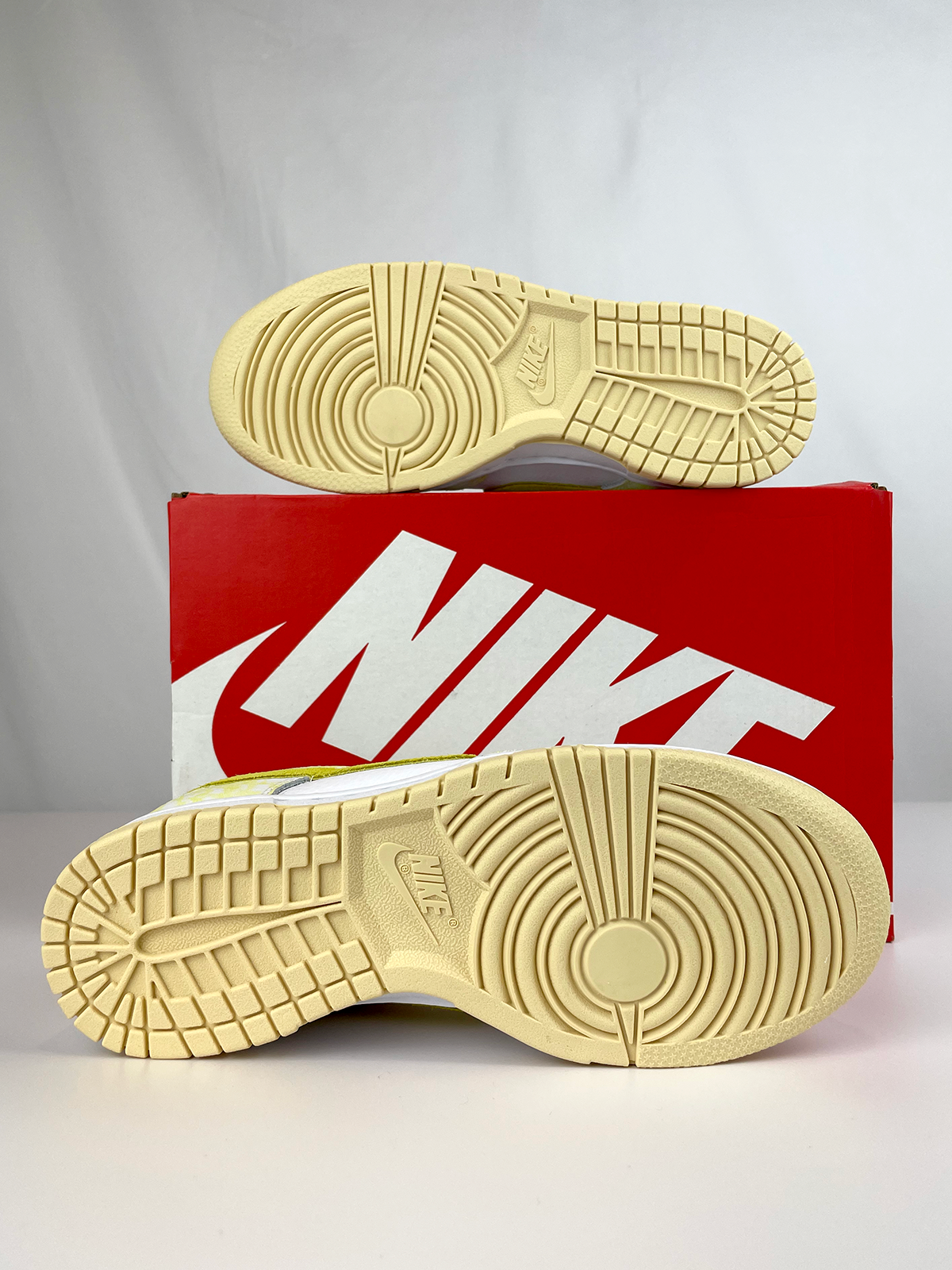 Nike Dunk Low Yellow Strike