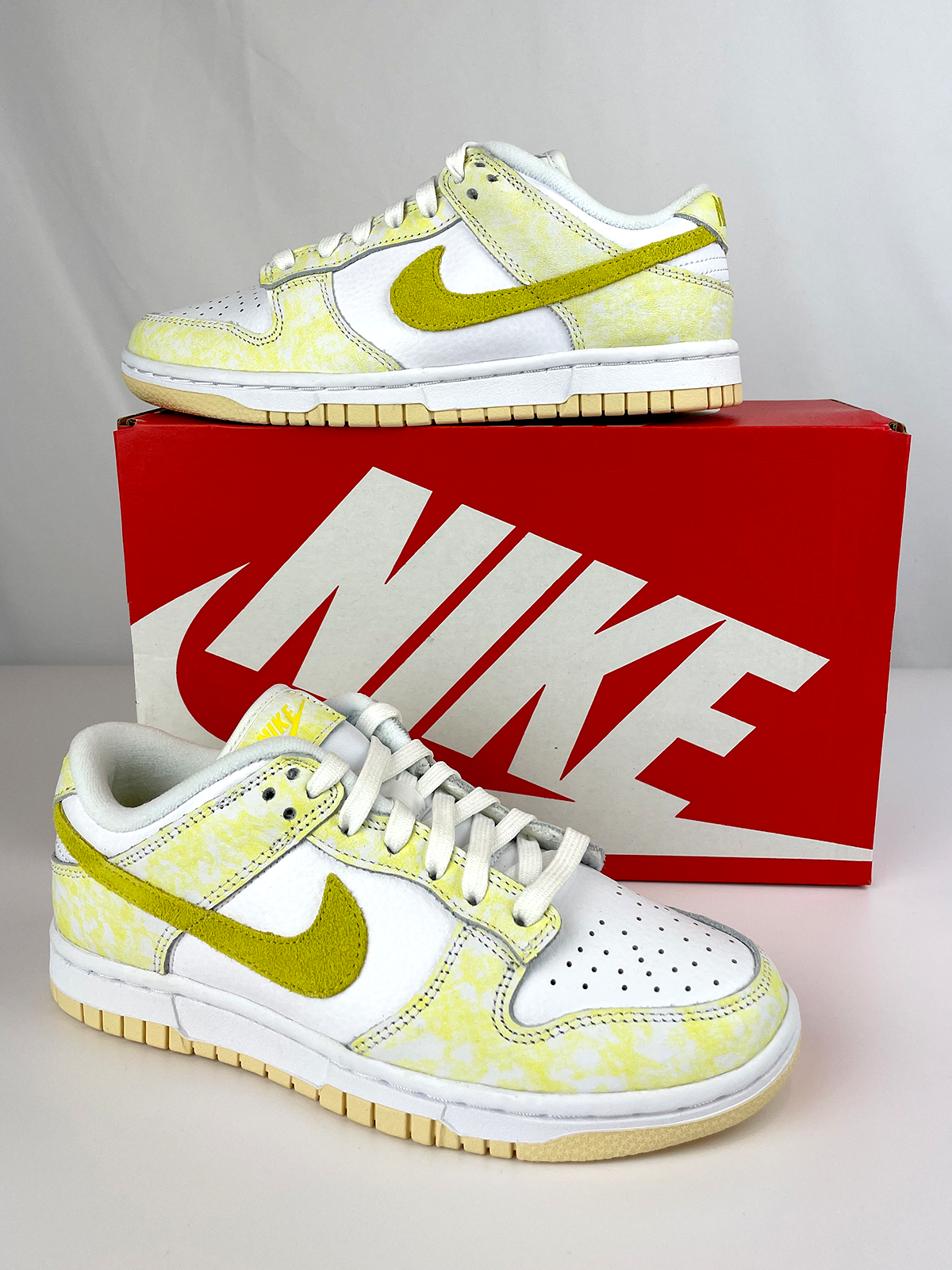 Nike Dunk Low Yellow Strike
