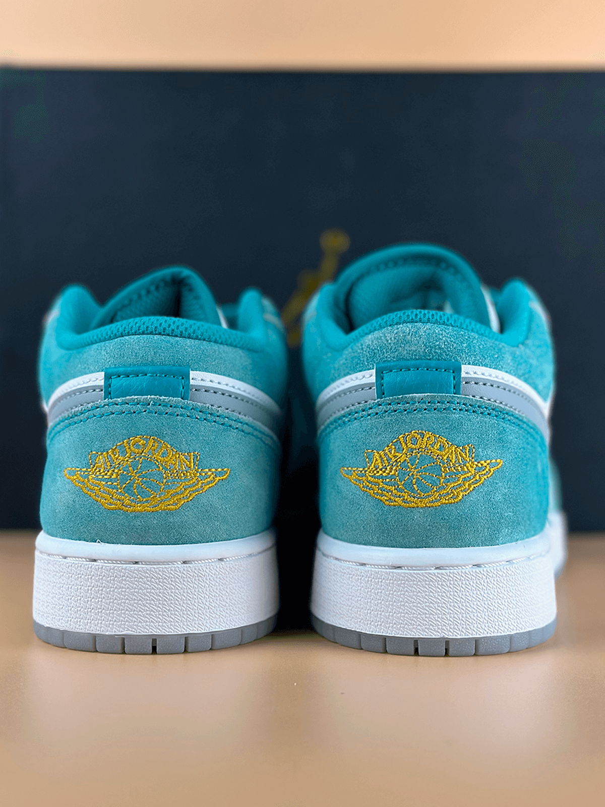 Jordan 1 Low New Emerald
