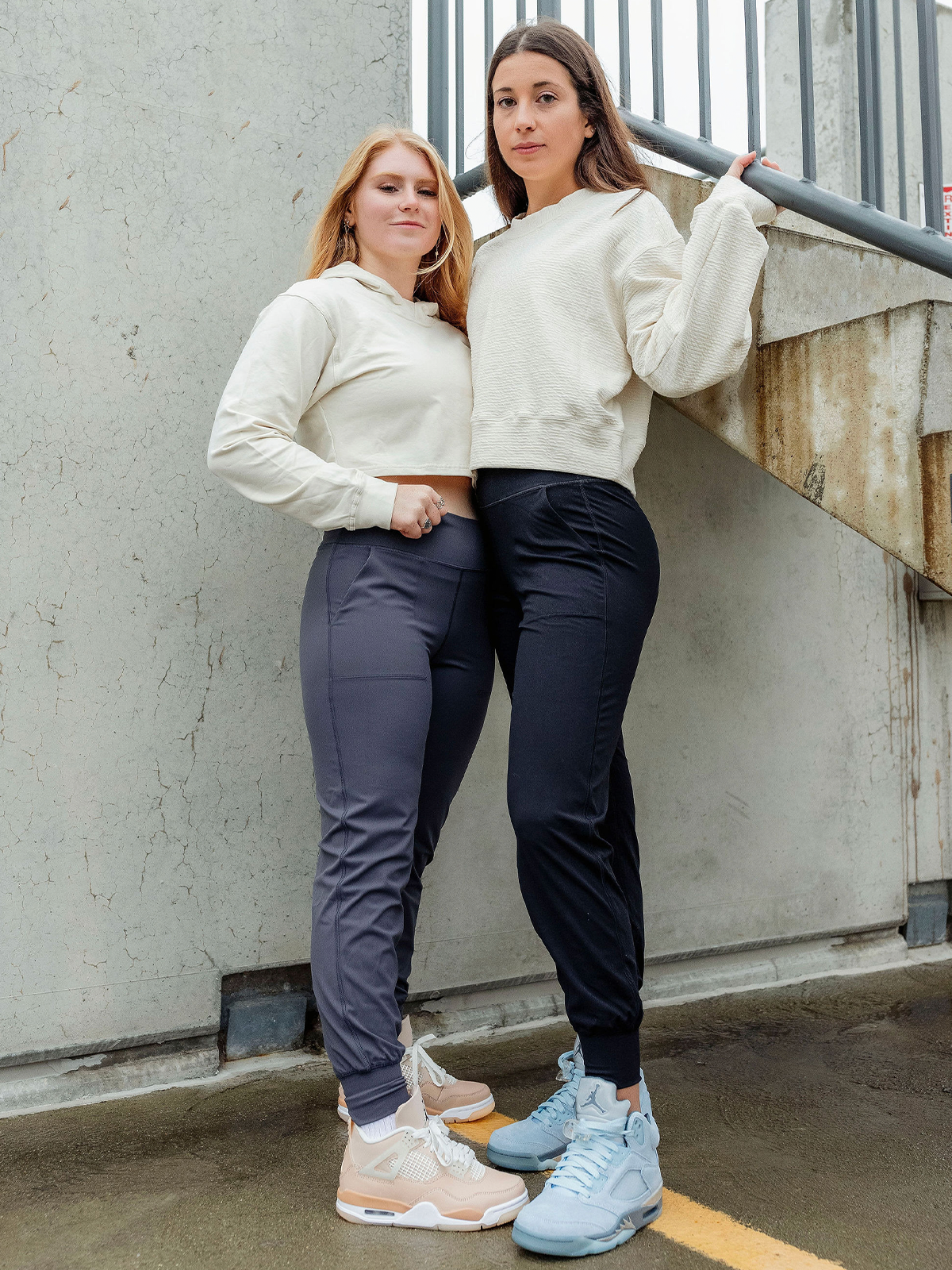 The Lindsay Off-White Crop Crewneck