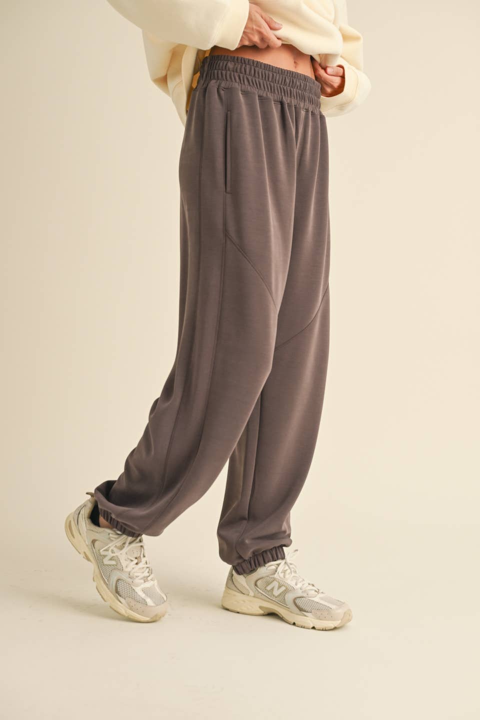 Zada Super Soft Jogger Pants: Chocolate