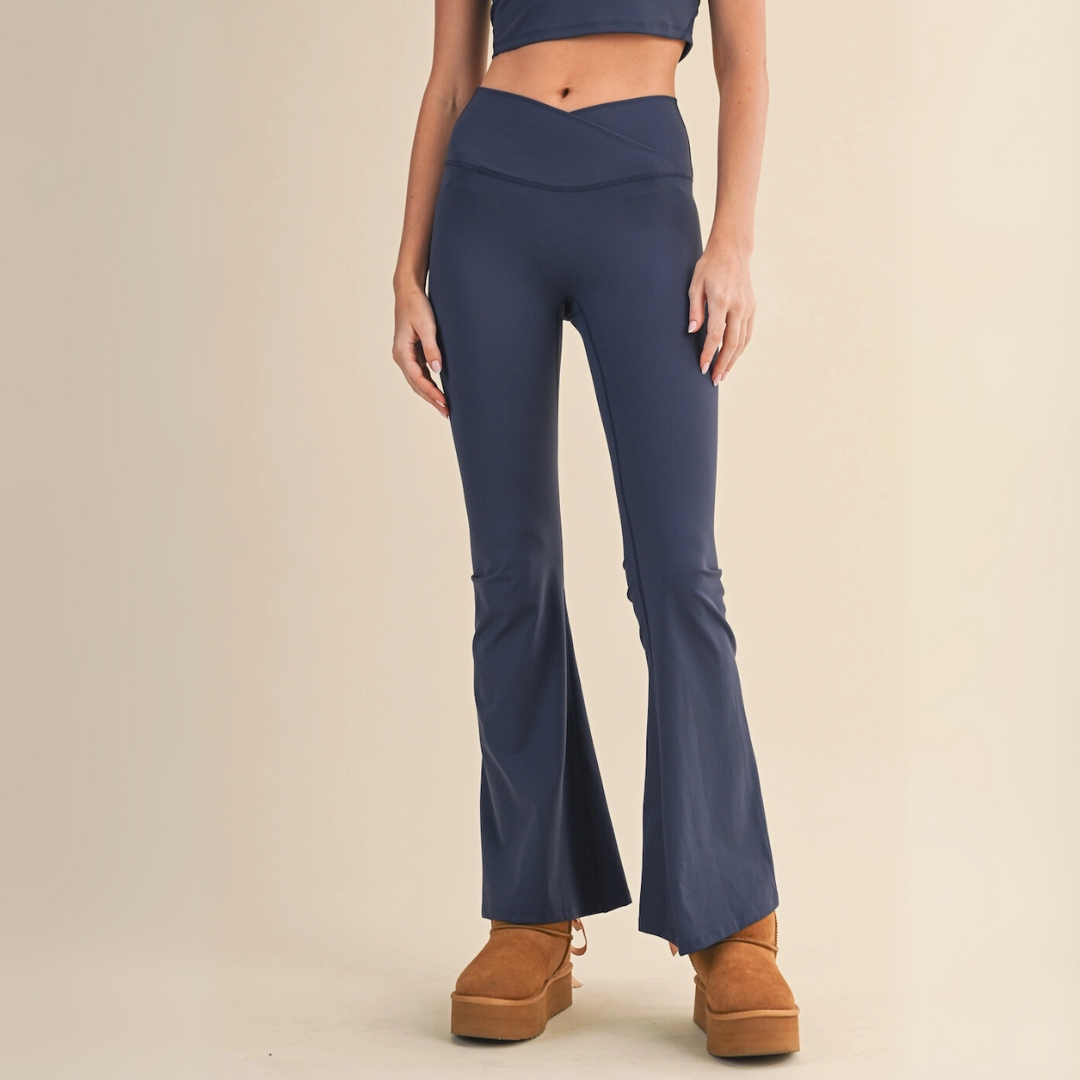 Layla Crossover Yoga Pants: Navy