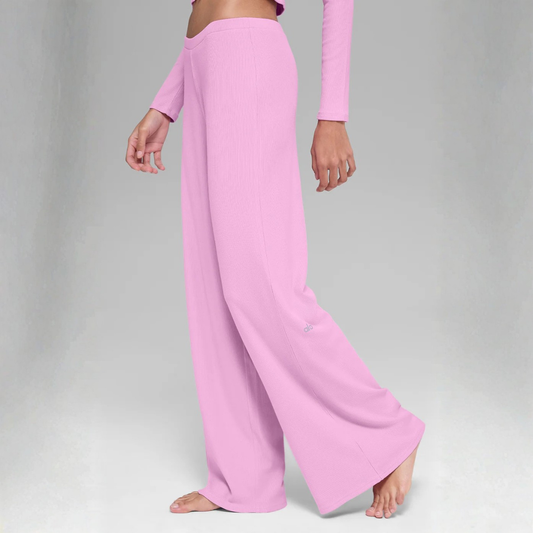 alo - Mid-Rise Dreamlight Straight Pant: Candy Heart Pink