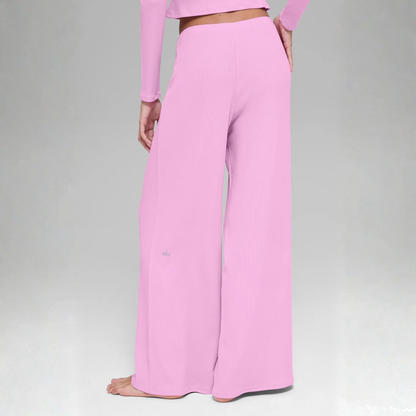 alo - Mid-Rise Dreamlight Straight Pant: Candy Heart Pink