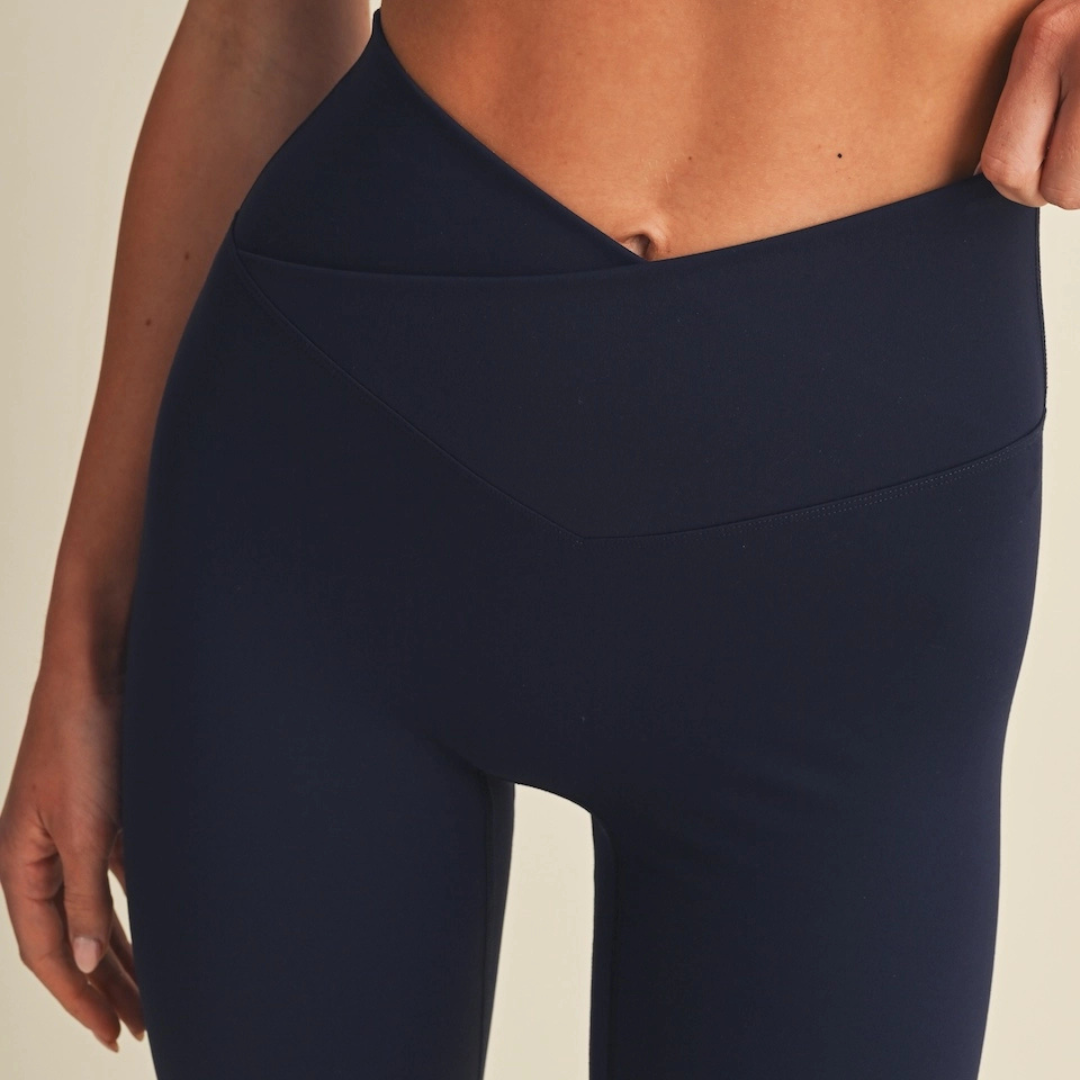 Layla Crossover Yoga Pants: Navy