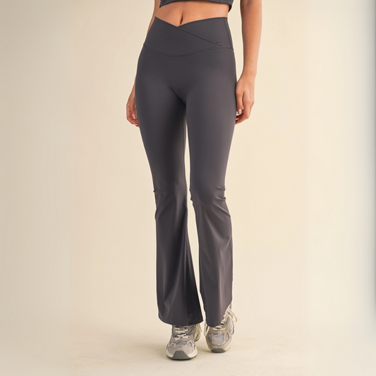 Layla Crossover Yoga Pants: Charcoal