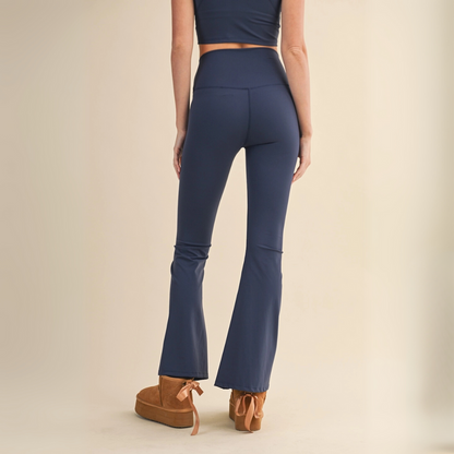 Layla Crossover Yoga Pants: Navy