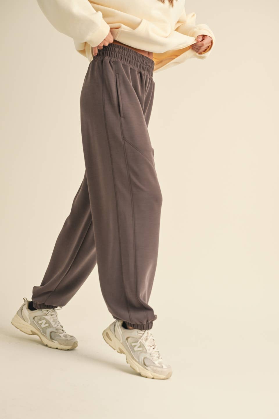 Zada Super Soft Jogger Pants: Chocolate