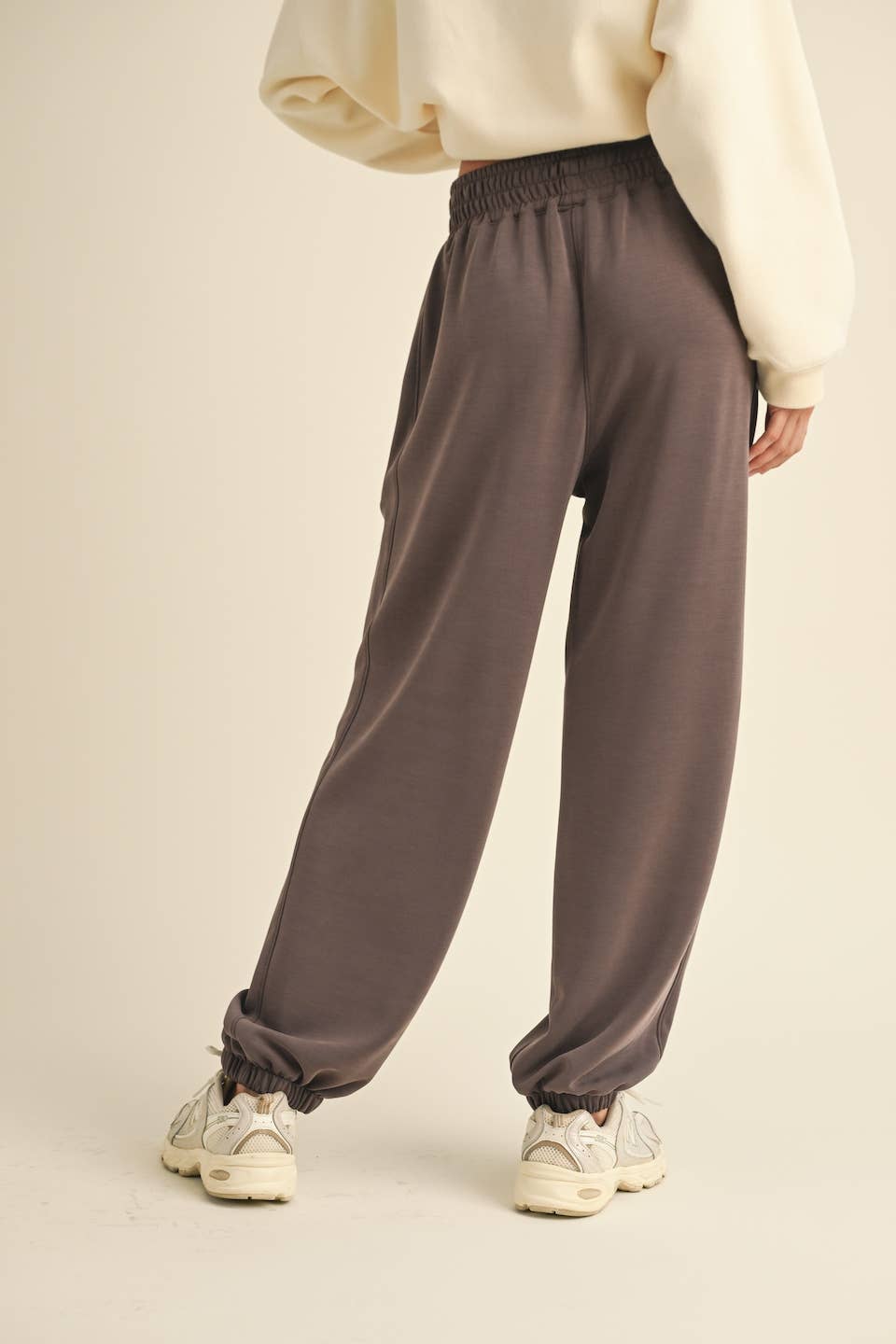 Zada Super Soft Jogger Pants: Chocolate