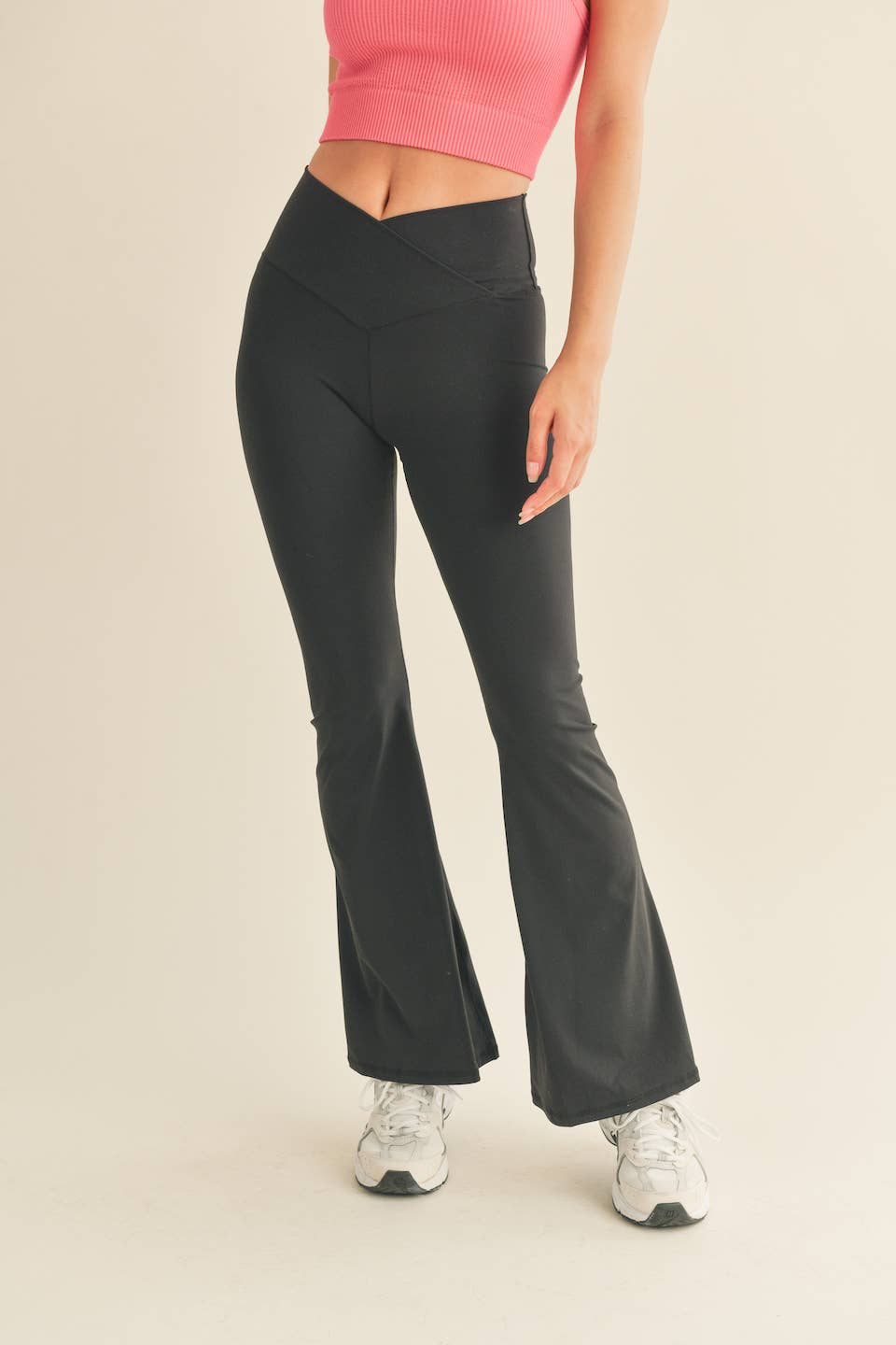 Layla Crossover Yoga Pant: Black