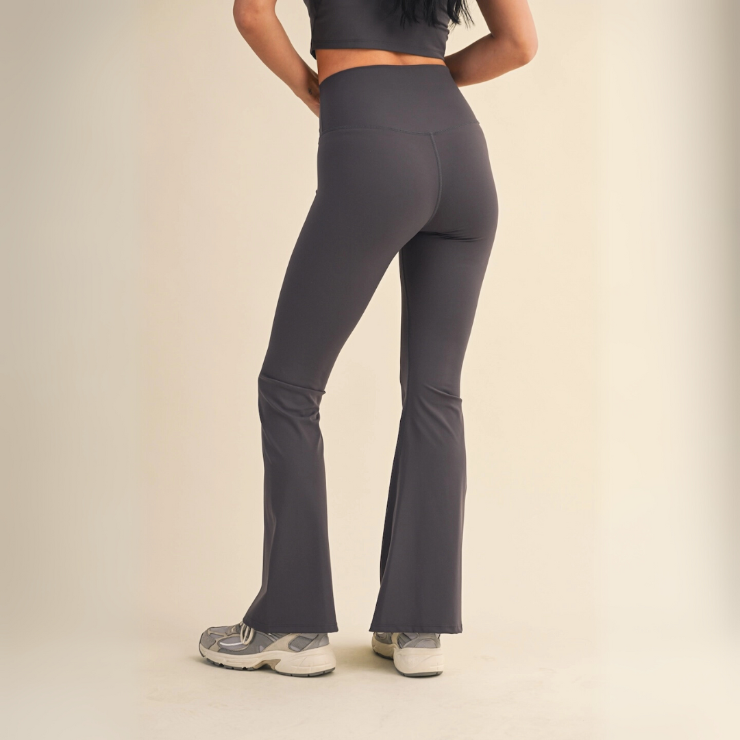Layla Crossover Yoga Pants: Charcoal