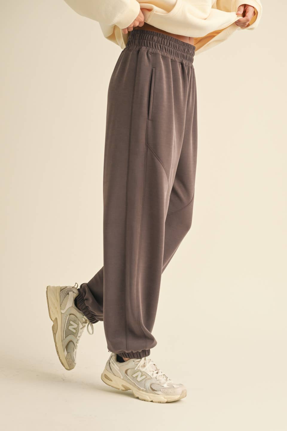 Zada Super Soft Jogger Pants: Chocolate