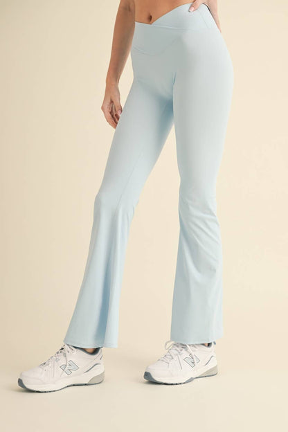 Layla Crossover Yoga Pants: Sky Blue