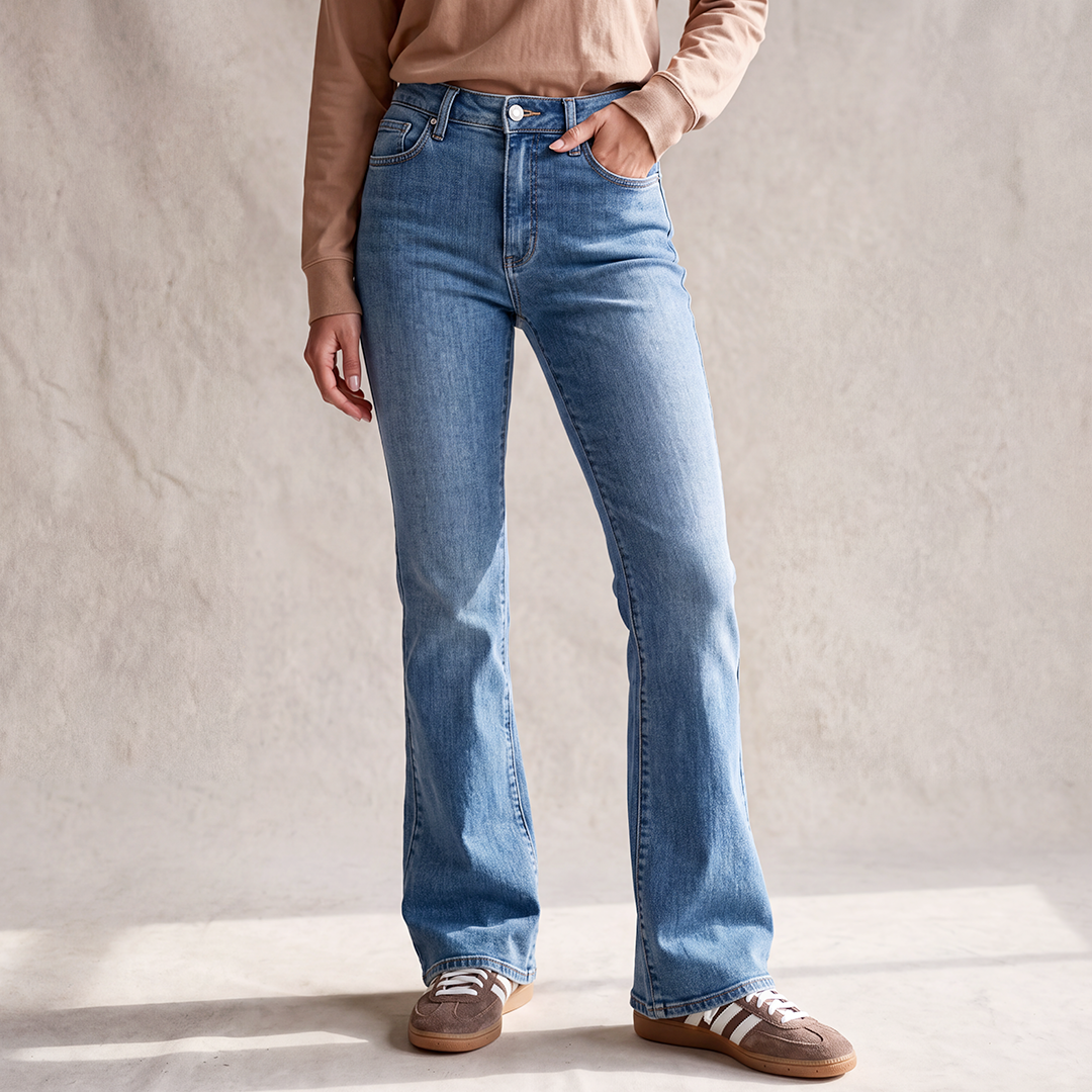 Charlotte Curved Flare Jean
