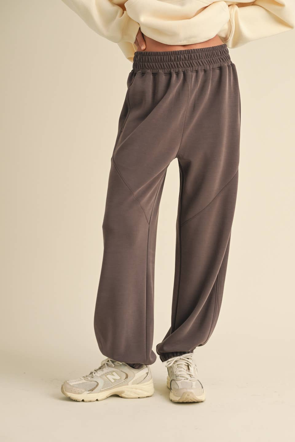 Zada Super Soft Jogger Pants: Chocolate