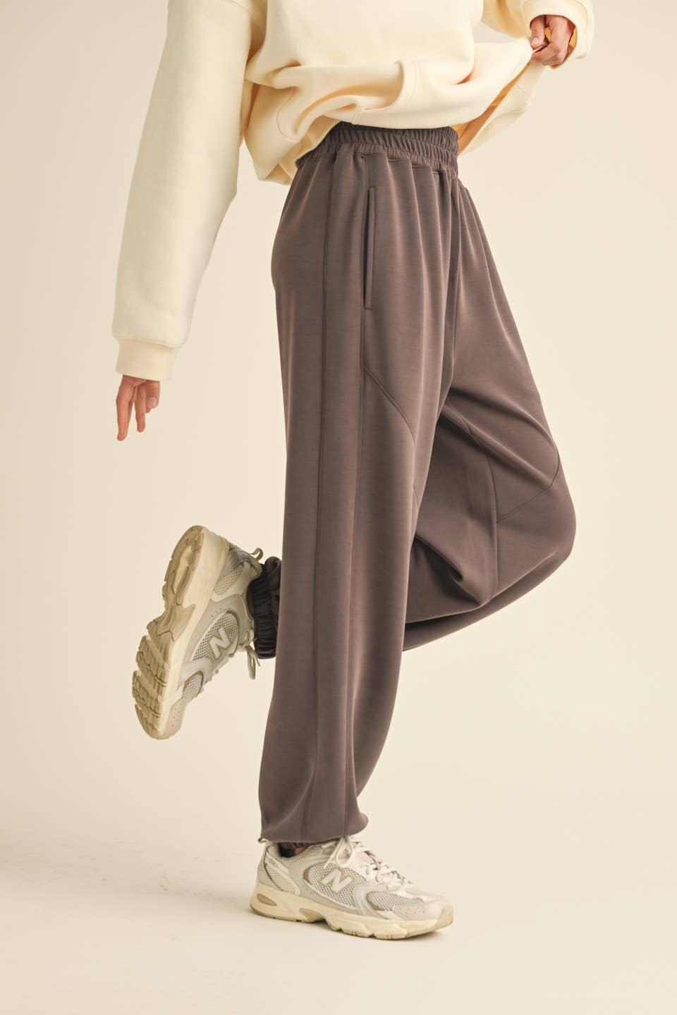 Zada Super Soft Jogger Pants: Chocolate