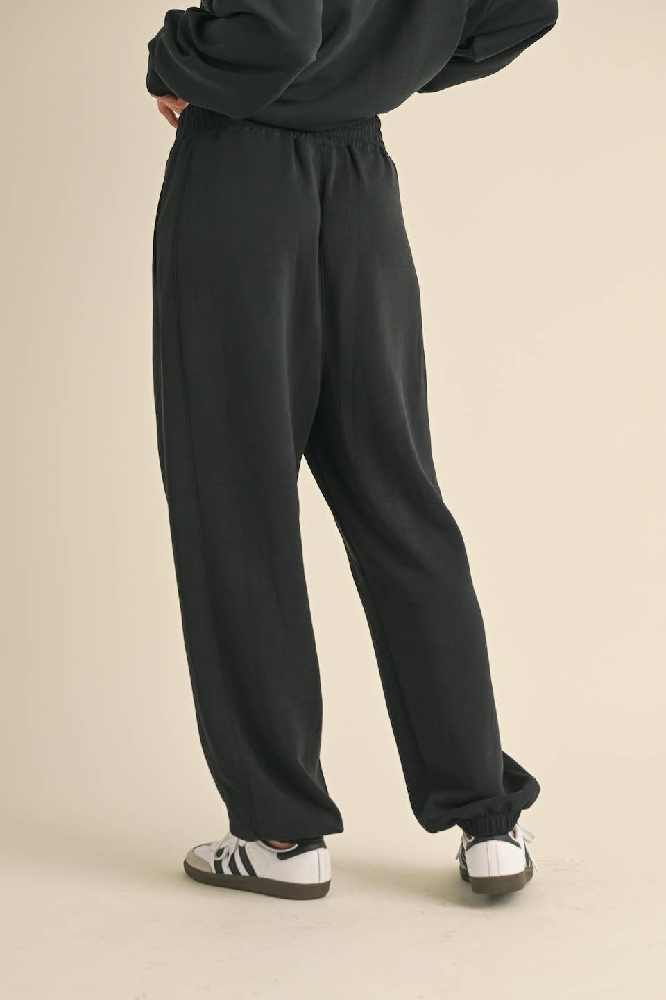 Zada Super Soft Jogger: Black