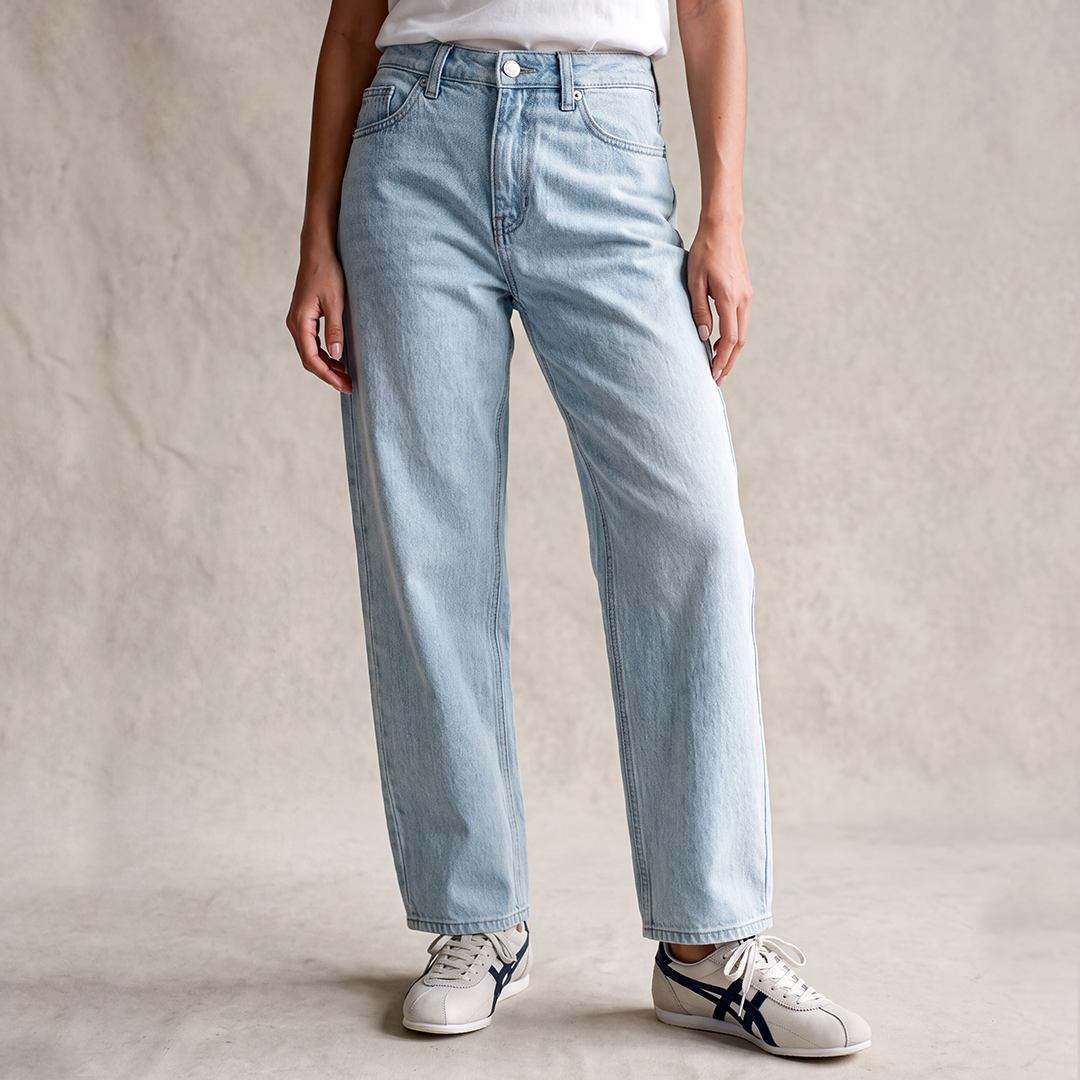 Izzy Relaxed Straight Barrel Jean