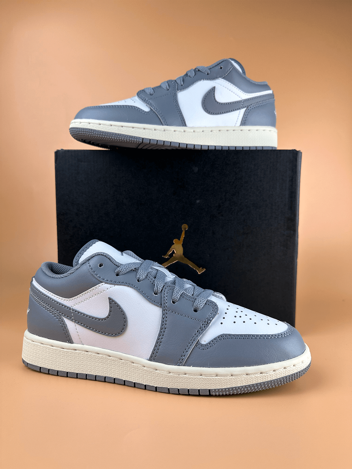 Jordan 1 Low Vintage Grey