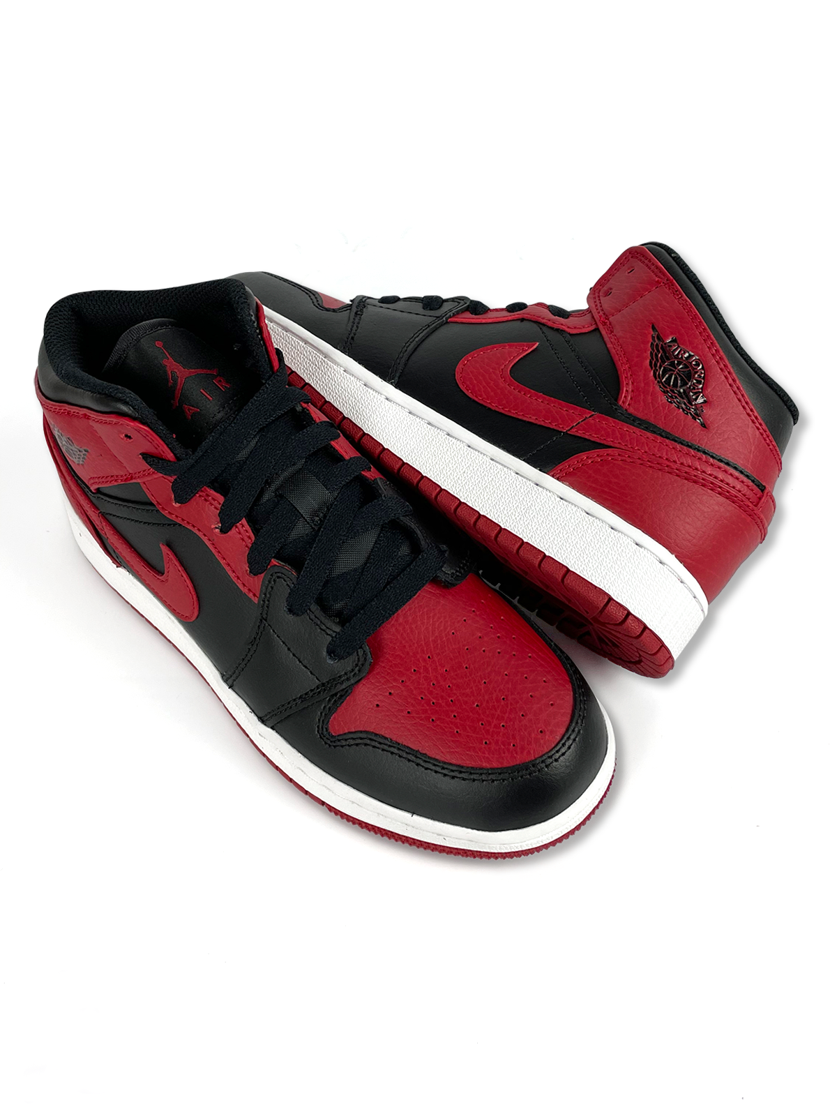 Jordan top mid banned