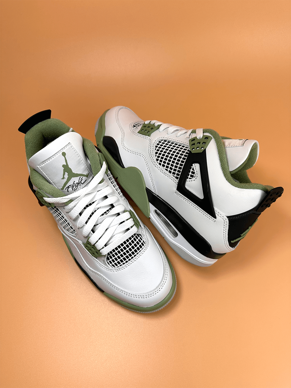 Jordan 4 "Oil Green" Seafoam