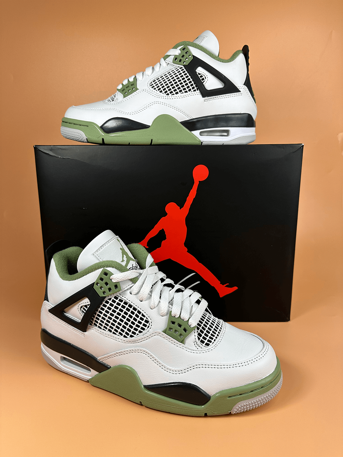 Jordan 4 "Oil Green" Seafoam