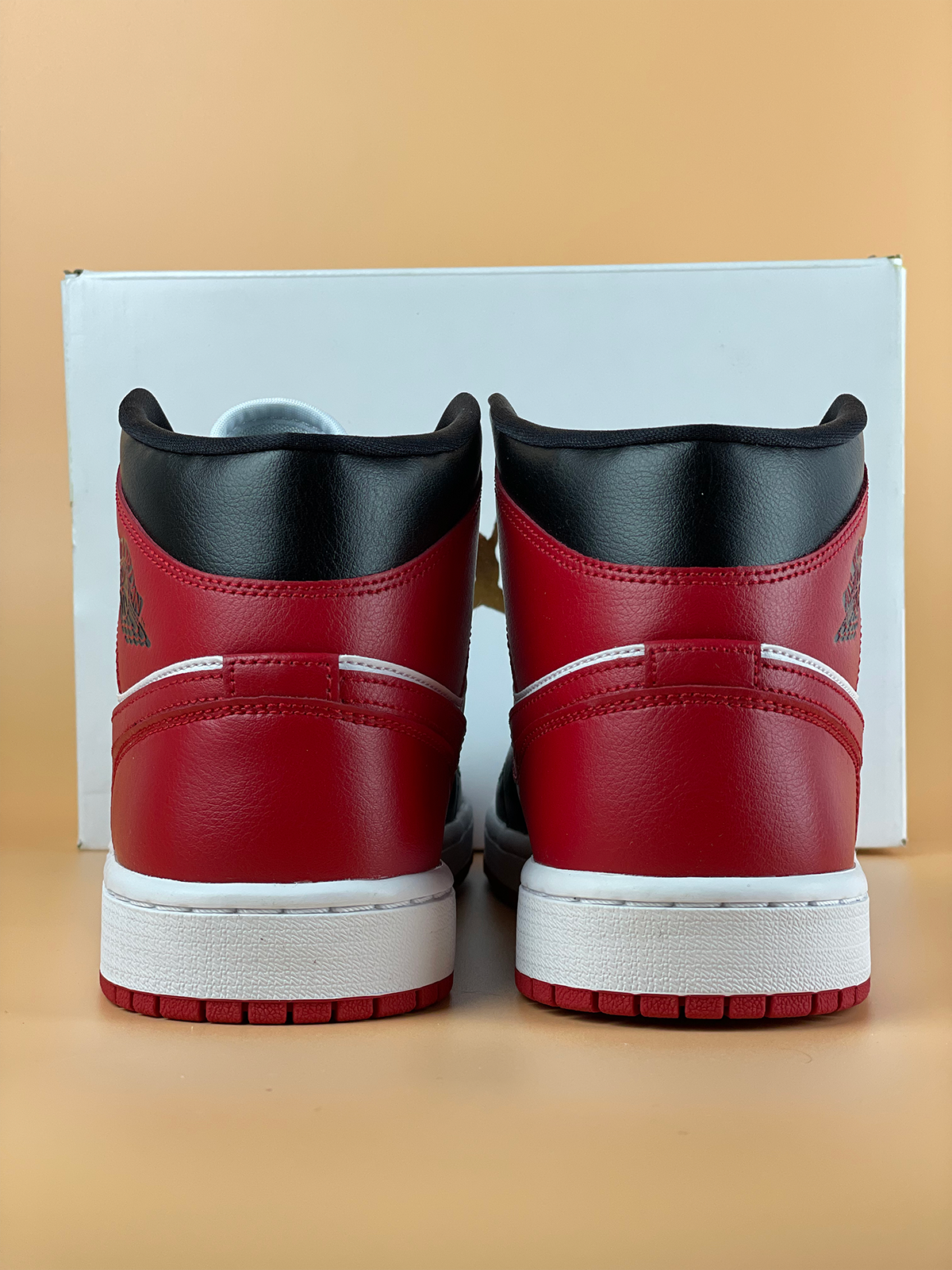 Jordan 1 Mid Alternate Bred Toe